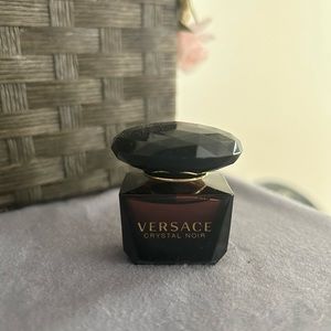 Versace Crystal Noir mini perfume